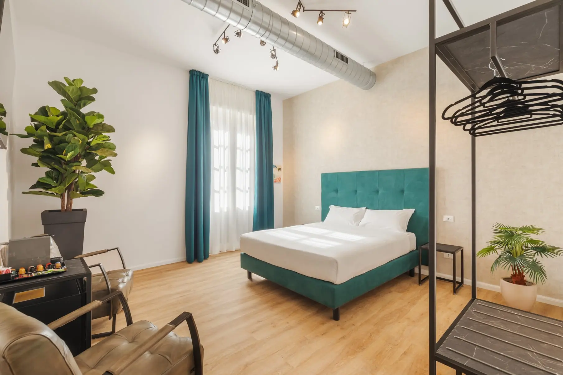 Adelante Suites & Jacuzzi 105